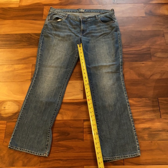 Old Navy The Flirt Jeans Size 16 - Picture 7 of 8